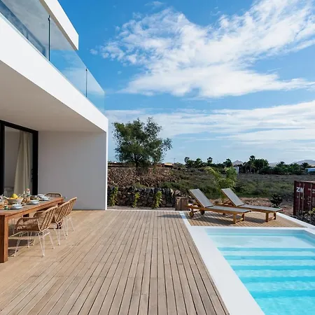 Elena, Luxery With Swimming Pool!