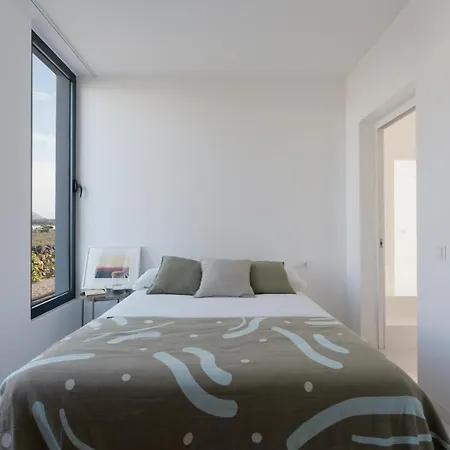 Elena, Luxery With Swimming Pool! Lajares