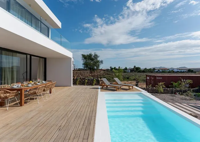 Elena, Luxery With Swimming Pool!