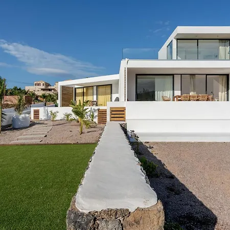 Elena, Luxery With Swimming Pool! Lajares