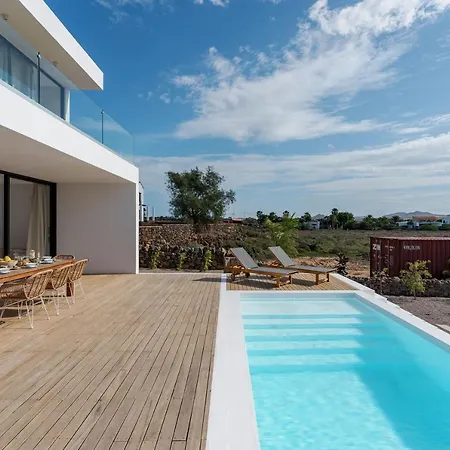 Elena, Luxery With Swimming Pool!