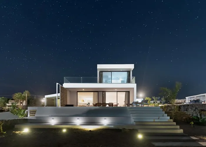 Elena, Luxery With Swimming Pool! شقة