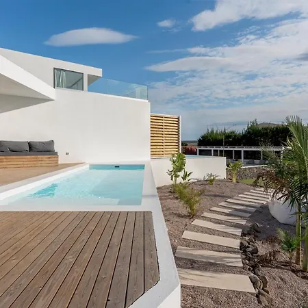 Elena, Luxery With Swimming Pool! Lajares