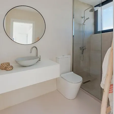 Apartmán Elena, Luxery With Swimming Pool!